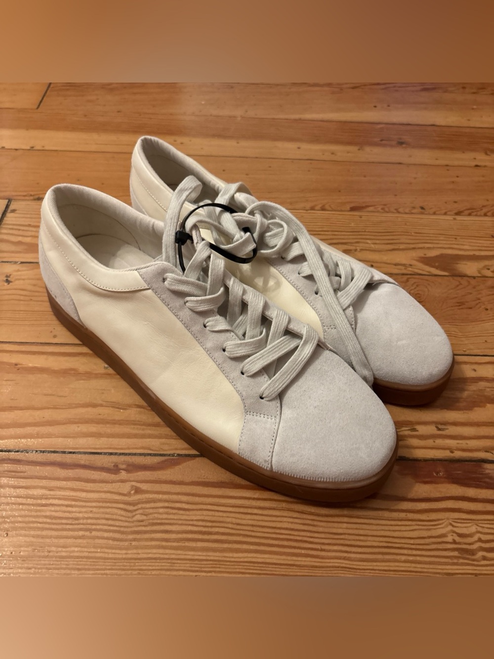 VINCE Kameron-B Low Top Leather Sneakers Size 9.5